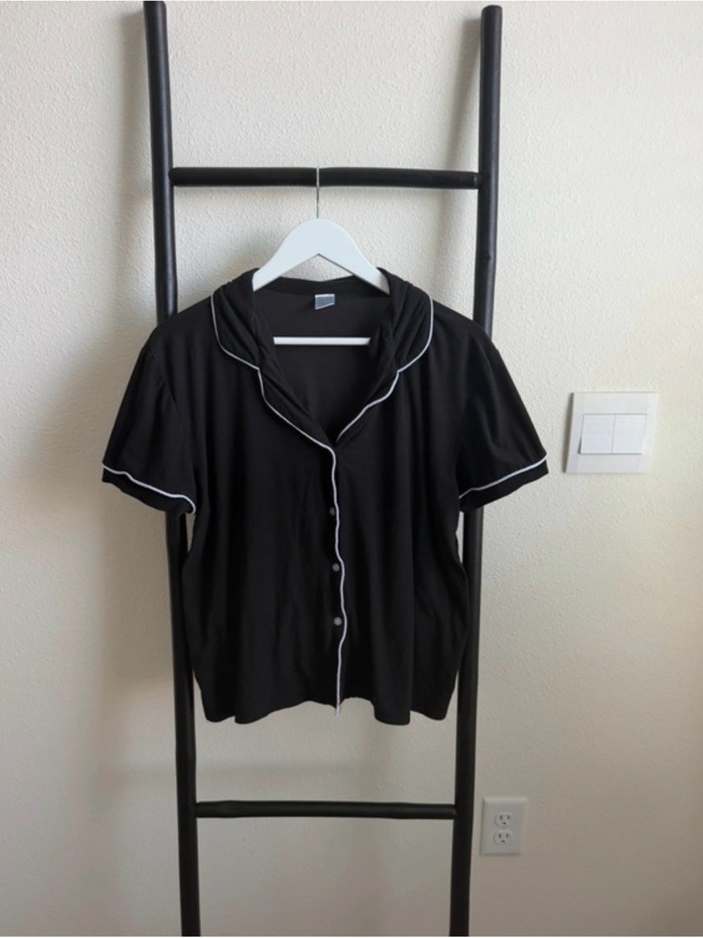 Black Short-Sleeve Button-Up Shirt with White Piping